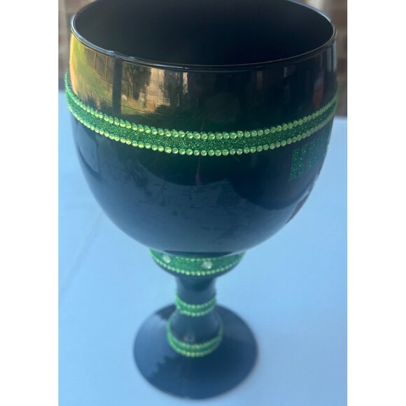 Kiss Me I'm Irish Glittery Large Stemmed Drinking Cup w/Shamrock 40 oz. 9" Tall - Picture 3 of 12